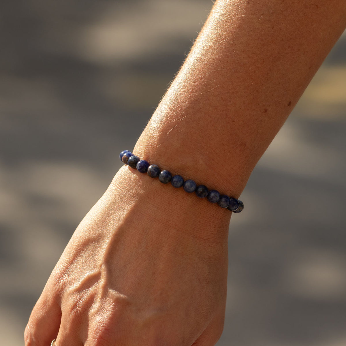 Sodalith-Armband Petite – 6 mm Perlen, 17 cm