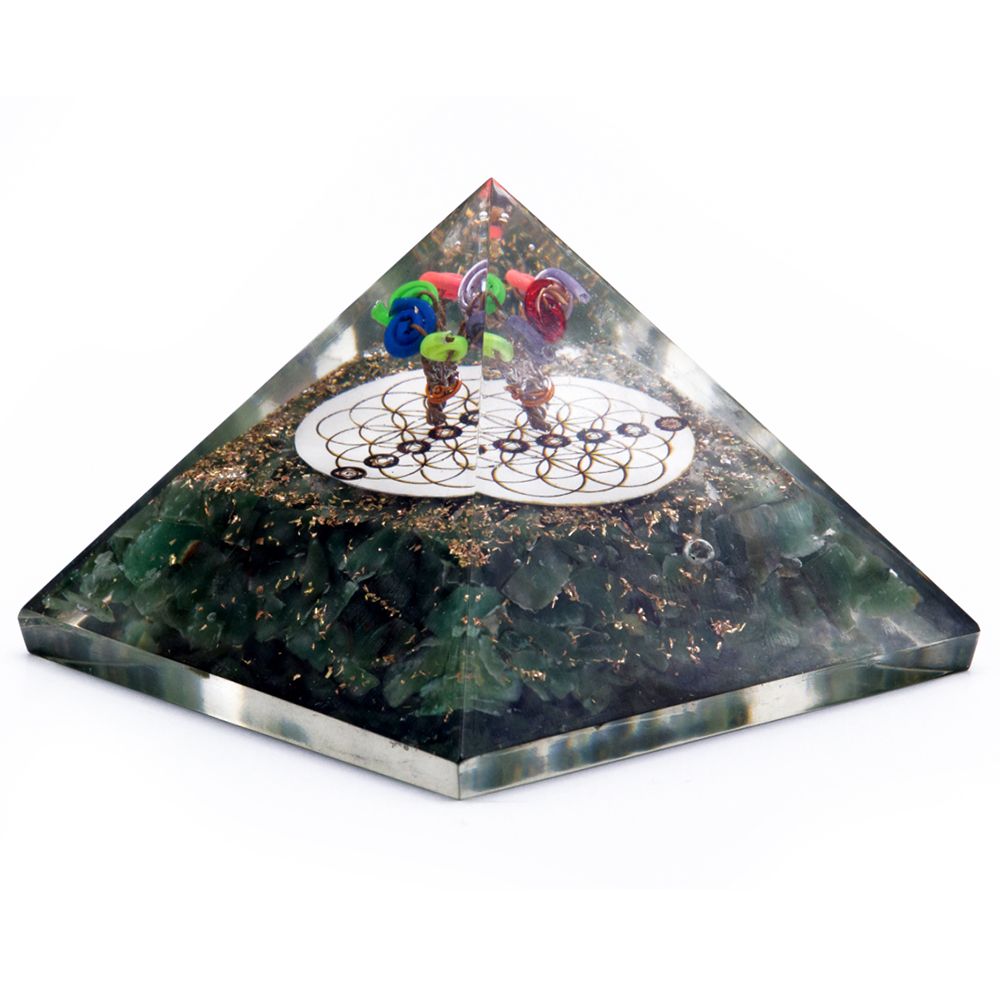 Orgonit Pyramide 70 mm – Grüner Aventurin & Blume des Lebens