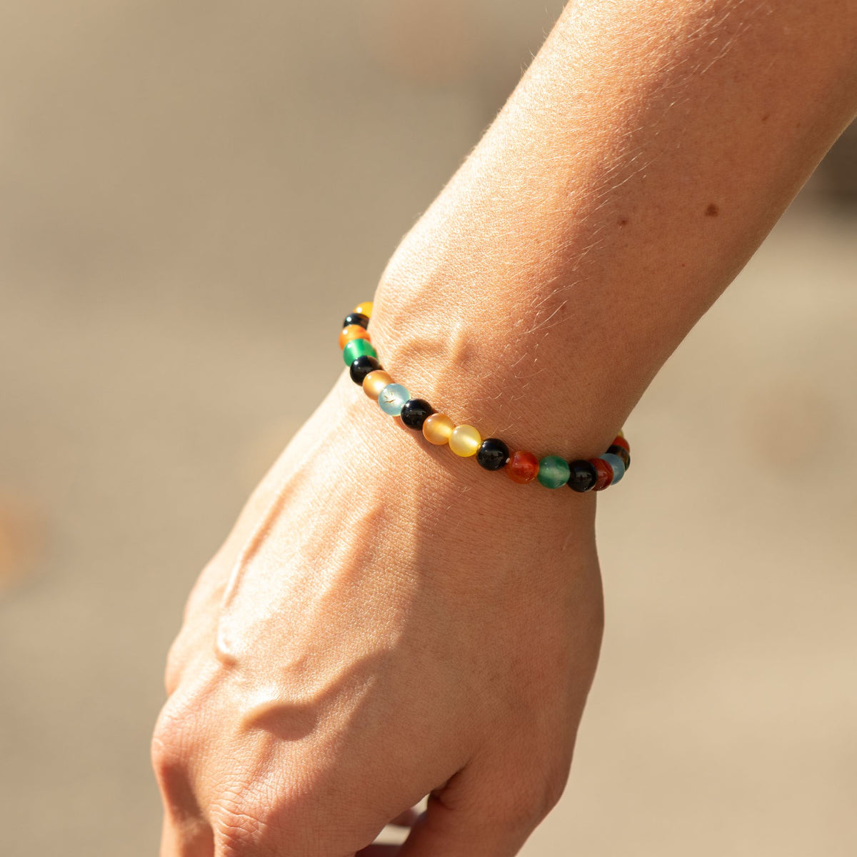 Rainbow Jade-Armband Petite – 6 mm Perlen, 17 cm