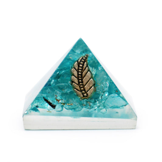 Orgonit Pyramide klein 25 mm – Edelsteinsplitter & Kupfer